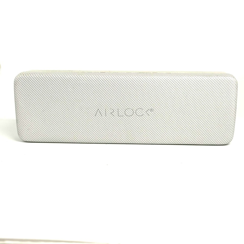 Airlock Silver Textured Hard Shell Eyeglass Case Metallic‎ Gray Interior Slim